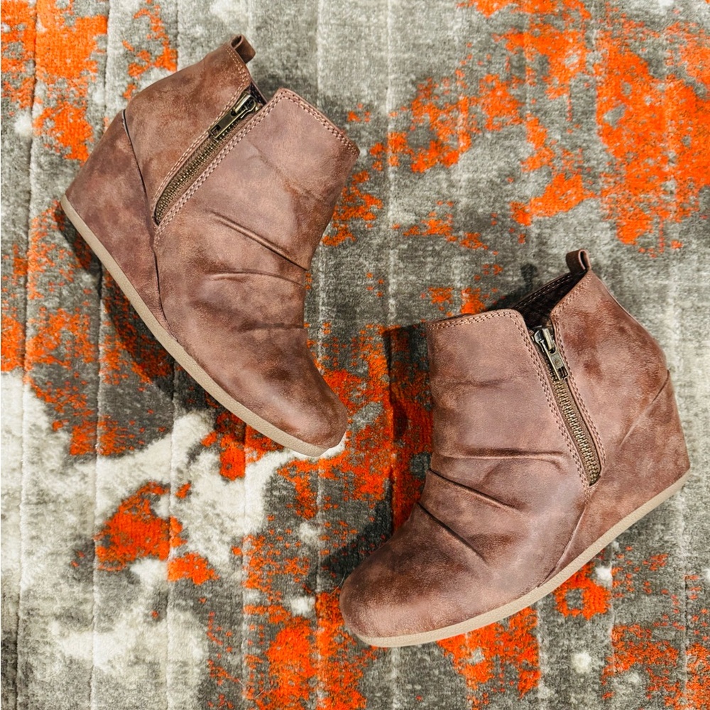 Women’s Maurices Brown Side Zipper Bootie